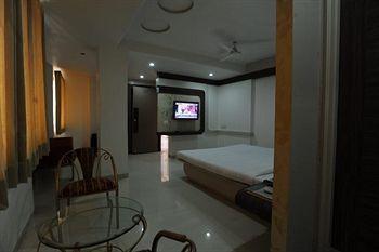Jal Sagar Hotel Vadodara Luaran gambar
