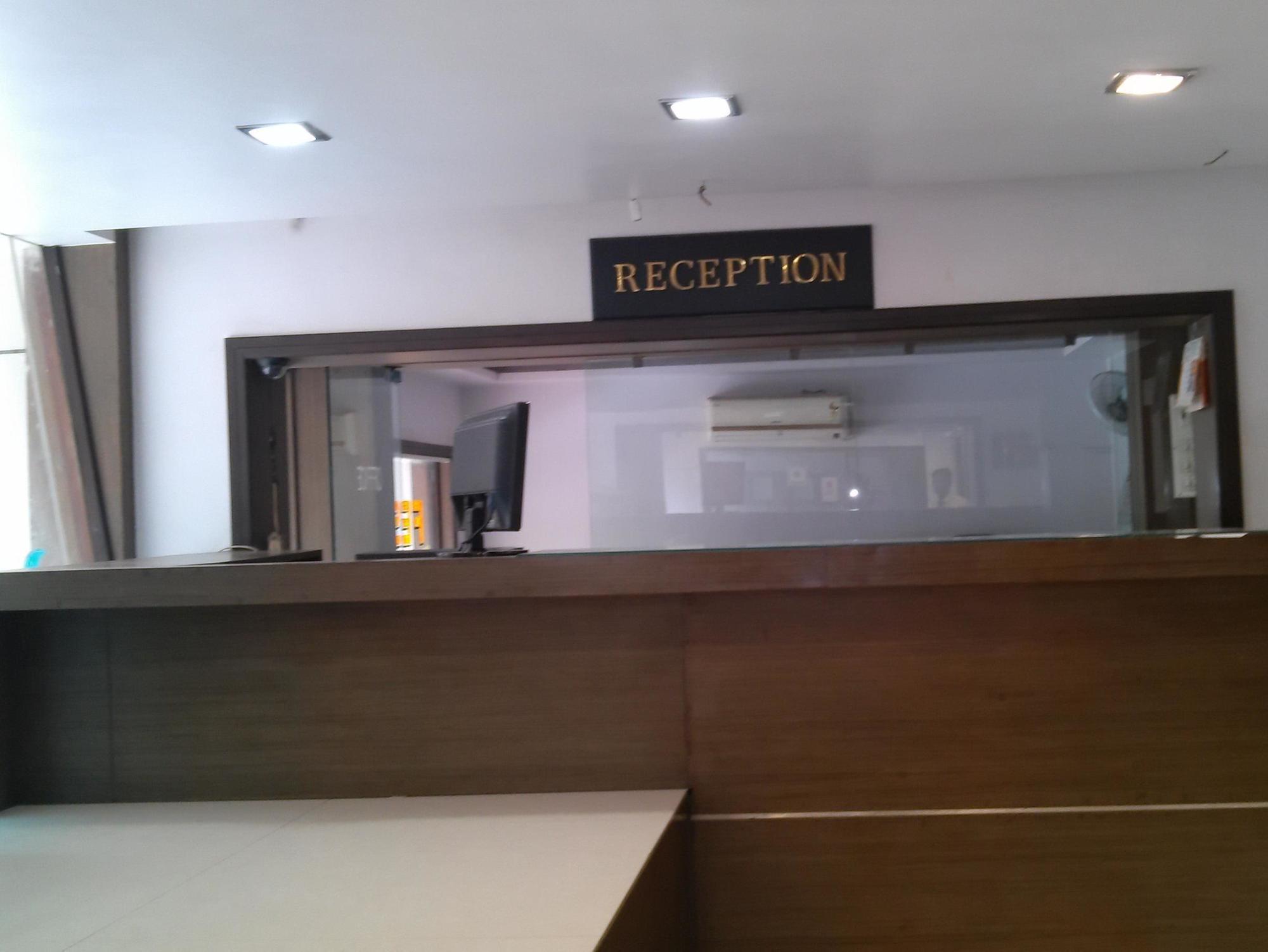 Jal Sagar Hotel Vadodara Luaran gambar